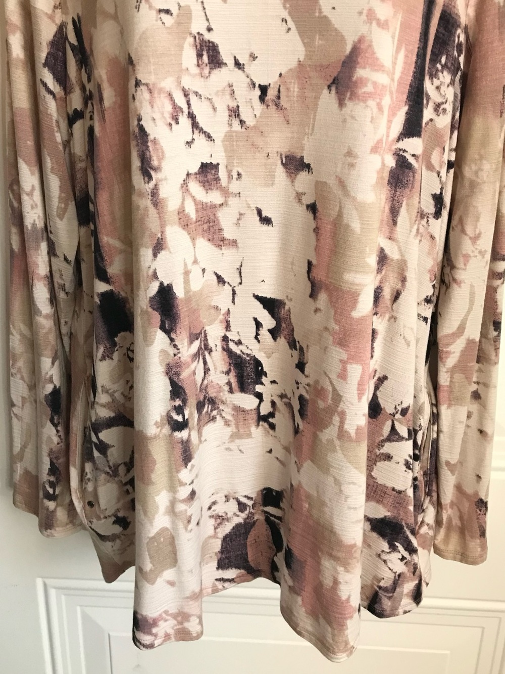 🔴 4/$15 Dana Buchman Women’s XL Blush & Cream Floral V-Neck LS Tunic Top in EUC - Picture 11 of 16